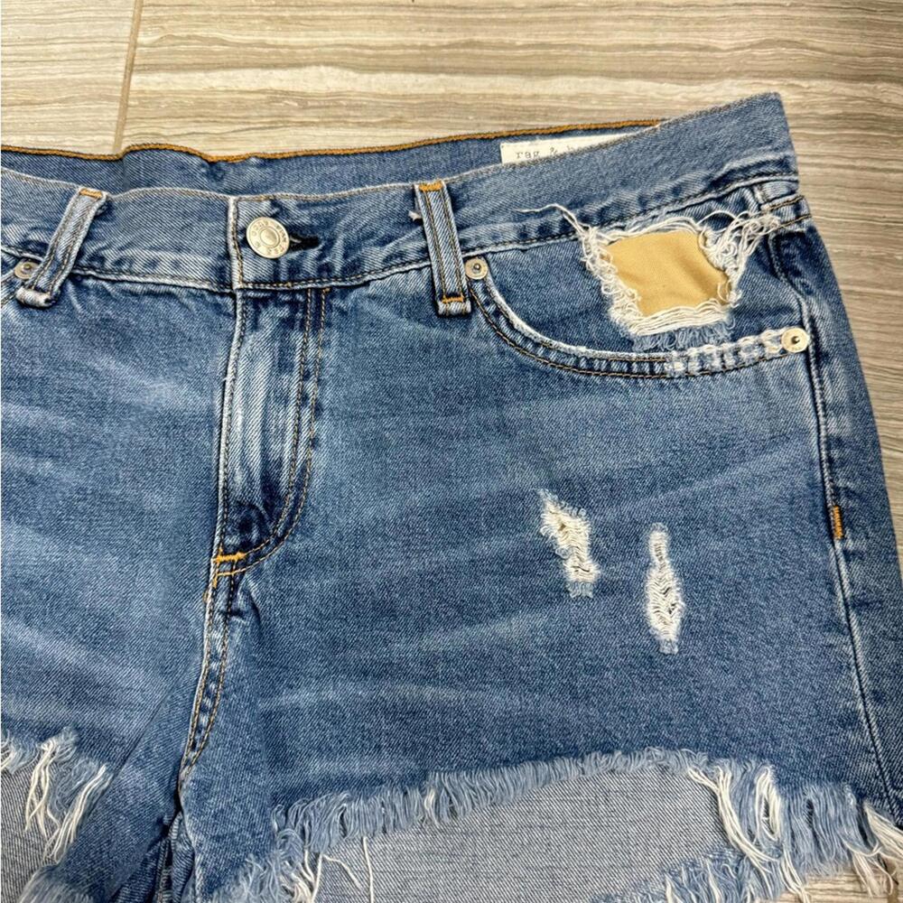 {SOLD} Rag & Bone Winnie Distressed Frayed Cut off Medium Wash Shorts- Size 29 - Picture 3 of 4
